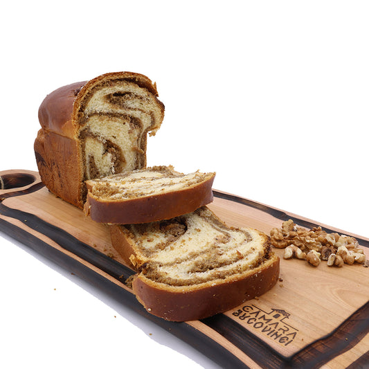 Cozonacul bunicii cu nucă – desert tradițional românesc pufos și aromat