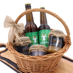 Coș tradițional bucovinean cu bere Kimpolung Pale Ale, salată de hribi și pastă de jumări – Camara Bucovinei